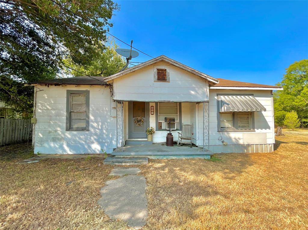 Groesbeck, TX 76642,811 W Navasota ST