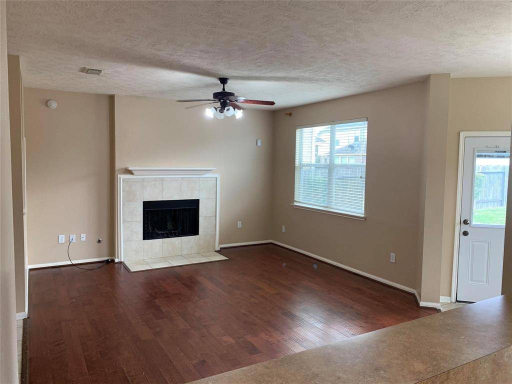 League City, TX 77573,869 Dawn Sky LN