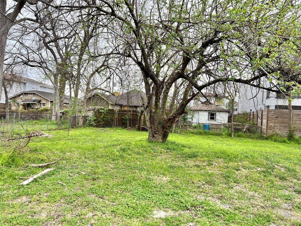 Houston, TX 77018,133 E 31st 1/2 ST