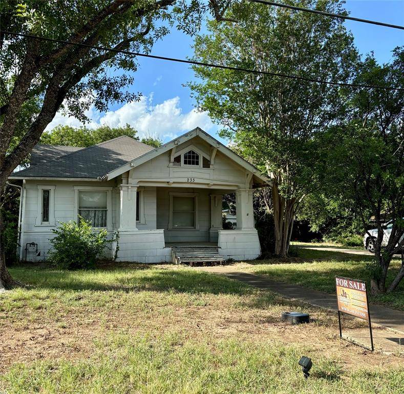 Castroville, TX 78009,233 May ST