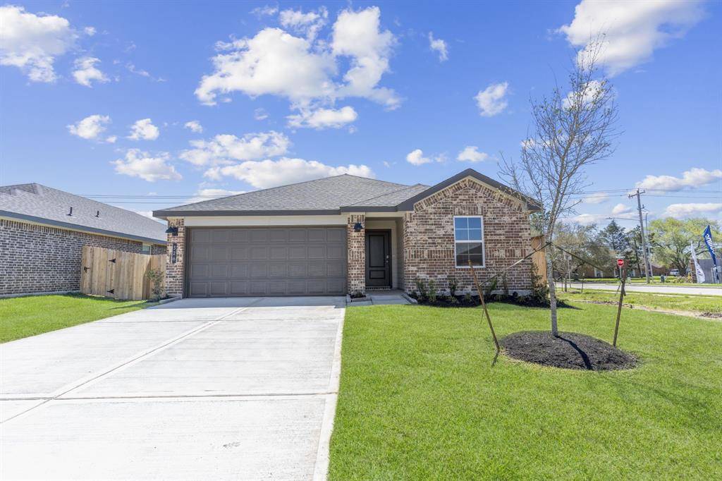 Angleton, TX 77515,305 Emma ST