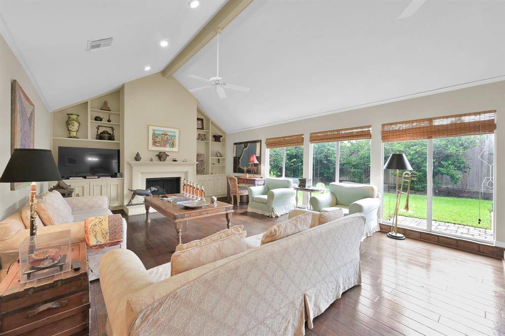Houston, TX 77057,2117 Nantucket DR