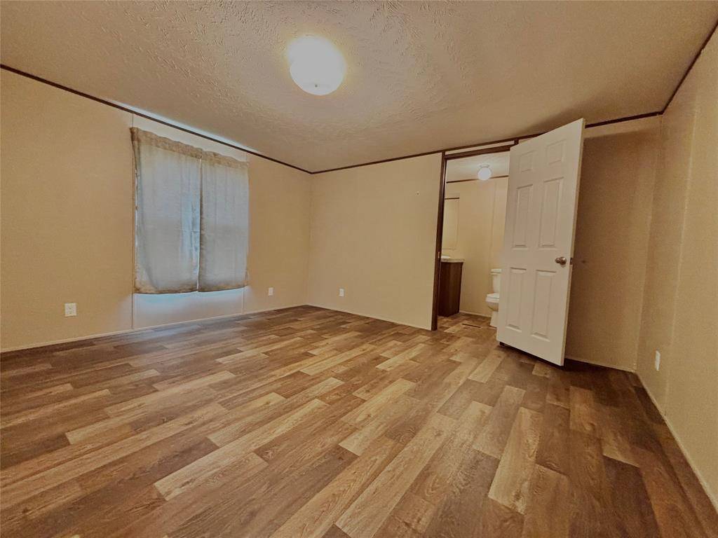 Onalaska, TX 77360,300 Cherokee LN