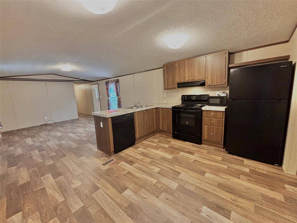 Onalaska, TX 77360,300 Cherokee LN
