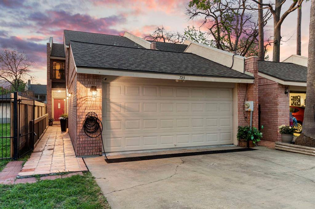 Montgomery, TX 77356,723 Paradise LN