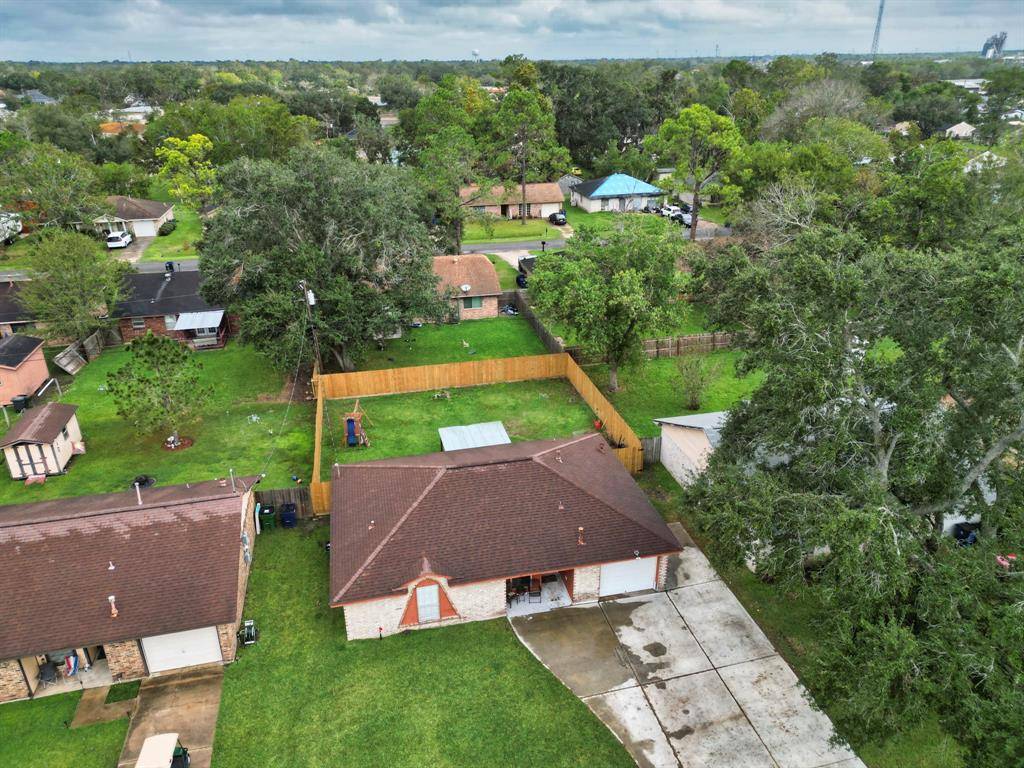 Angleton, TX 77515,709 E Murray ST