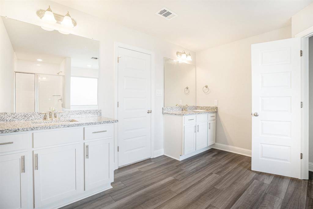 Dickinson, TX 77539,4334 W Bayou Maison CIR