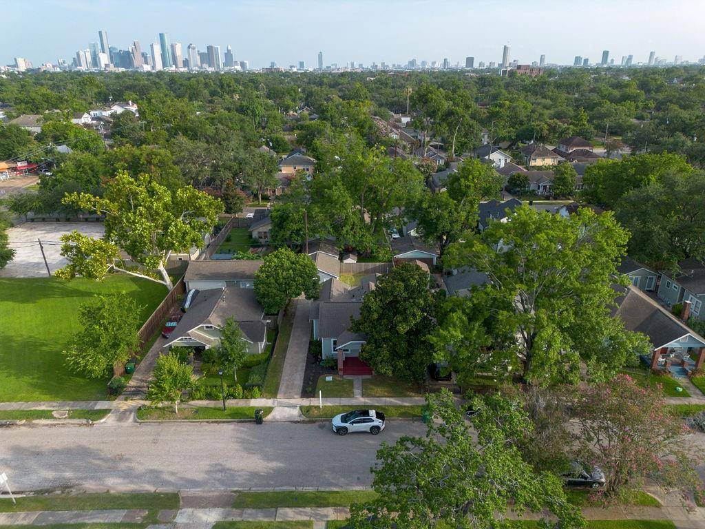 Houston, TX 77009,1020 E 16th ST