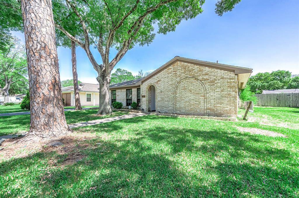 Houston, TX 77062,950 Wavecrest LN