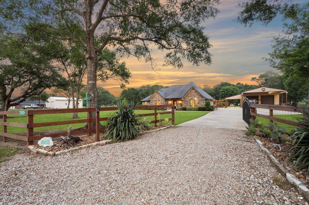 Sweeny, TX 77480,20003 County Road 684b