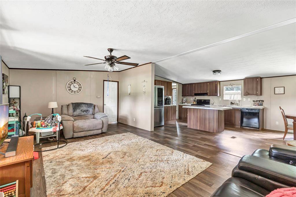 Cleveland, TX 77328,534 County Road 3891 S