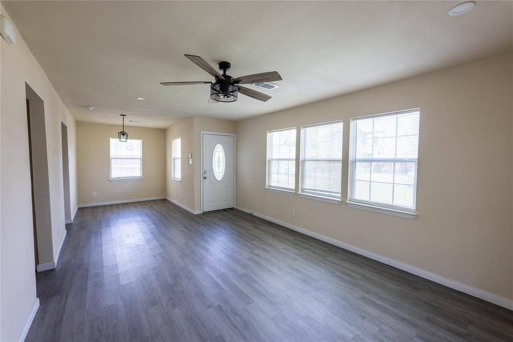 Houston, TX 77033,4942 Bataan RD