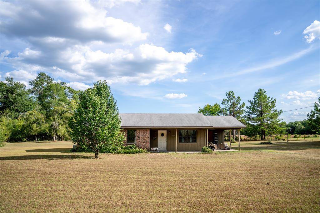 Lovelady, TX 75851,5727 County Road 4200