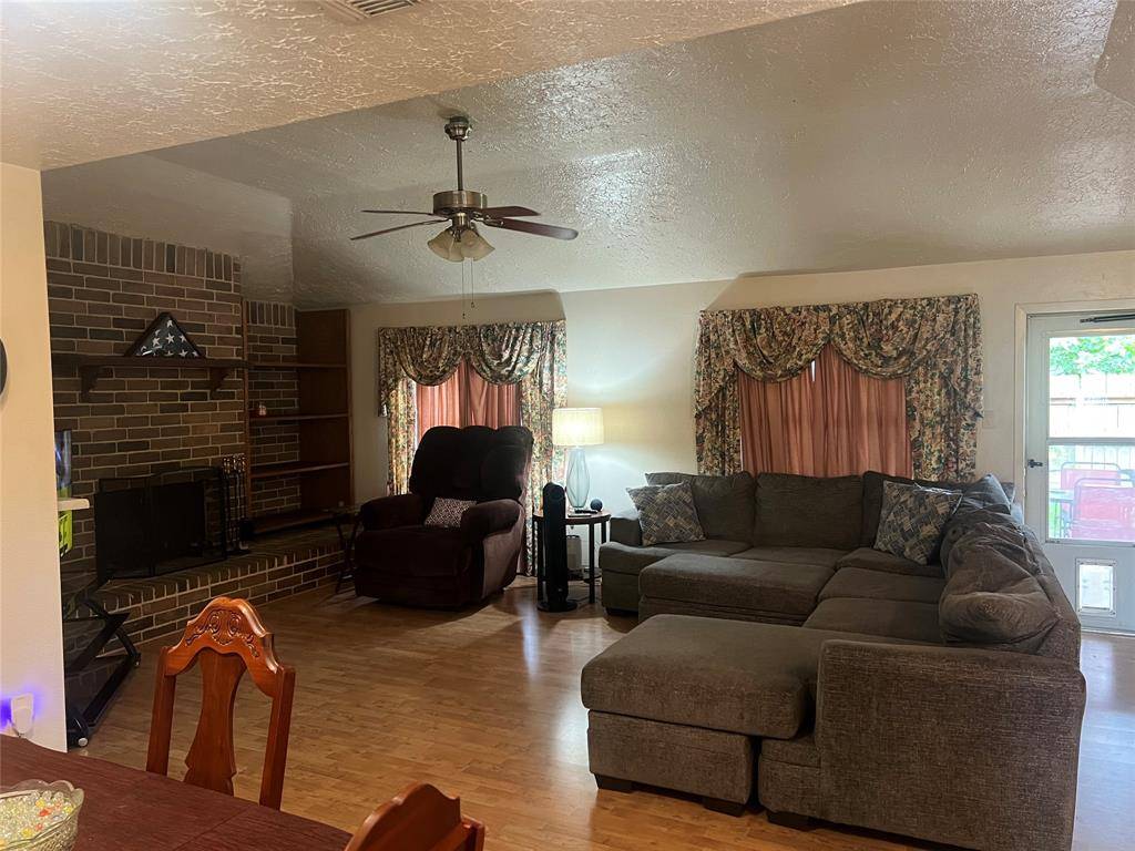La Porte, TX 77571,9734 Oakmont DR