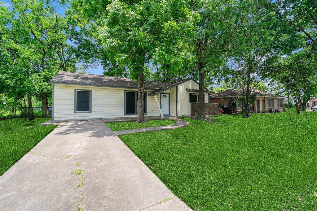 Houston, TX 77016,7433 Yoe ST
