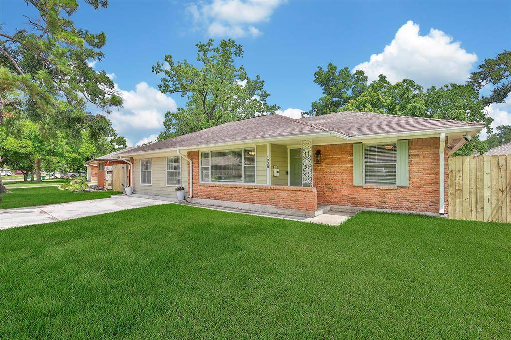Houston, TX 77092,4938 Saxon DR