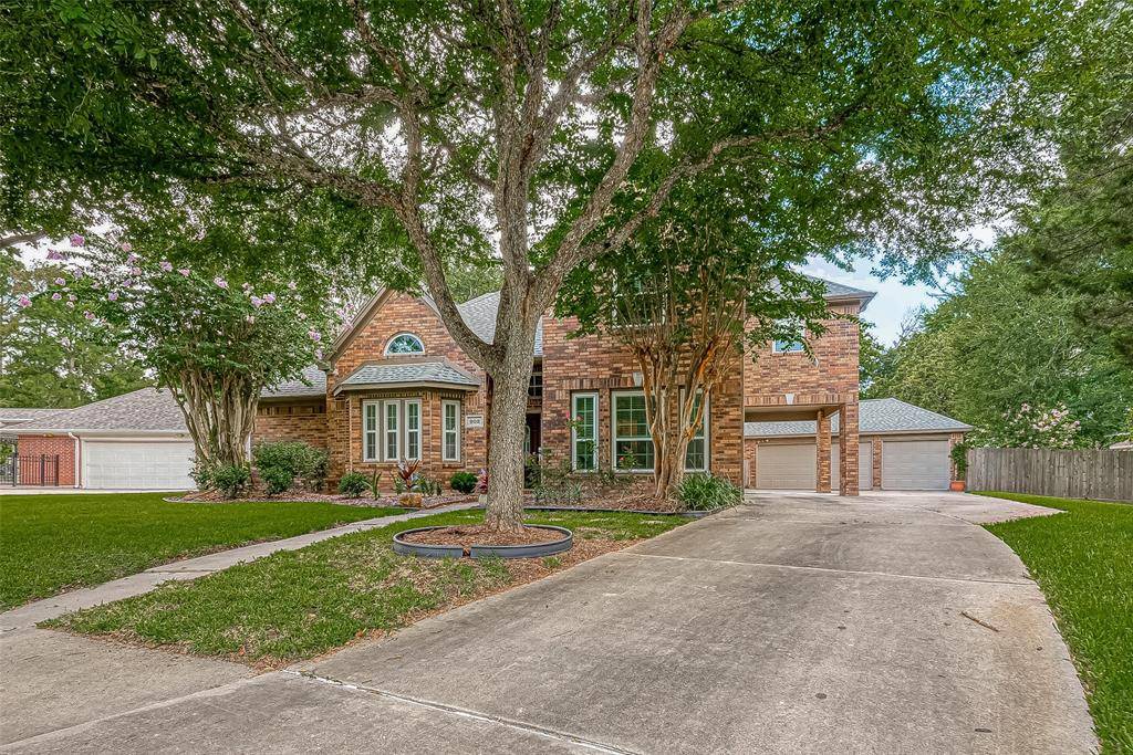 Friendswood, TX 77546,902 Middlecreek ST