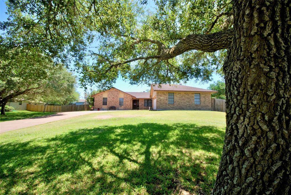 Schulenburg, TX 78956,23 Creekwood DR