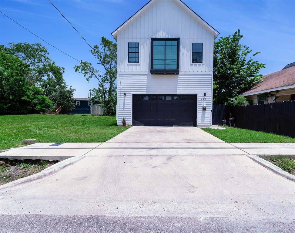Houston, TX 77022,727 E 40th ST