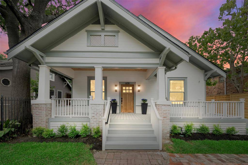 Houston, TX 77006,608 W Main ST