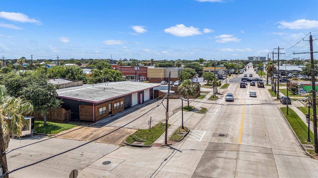Galveston, TX 77551,902 51st ST