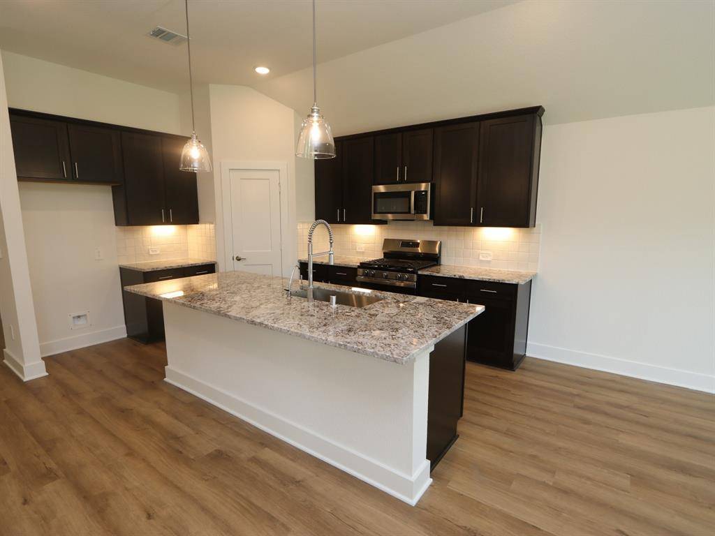 Willis, TX 77378,270 Mountain Knolls LN