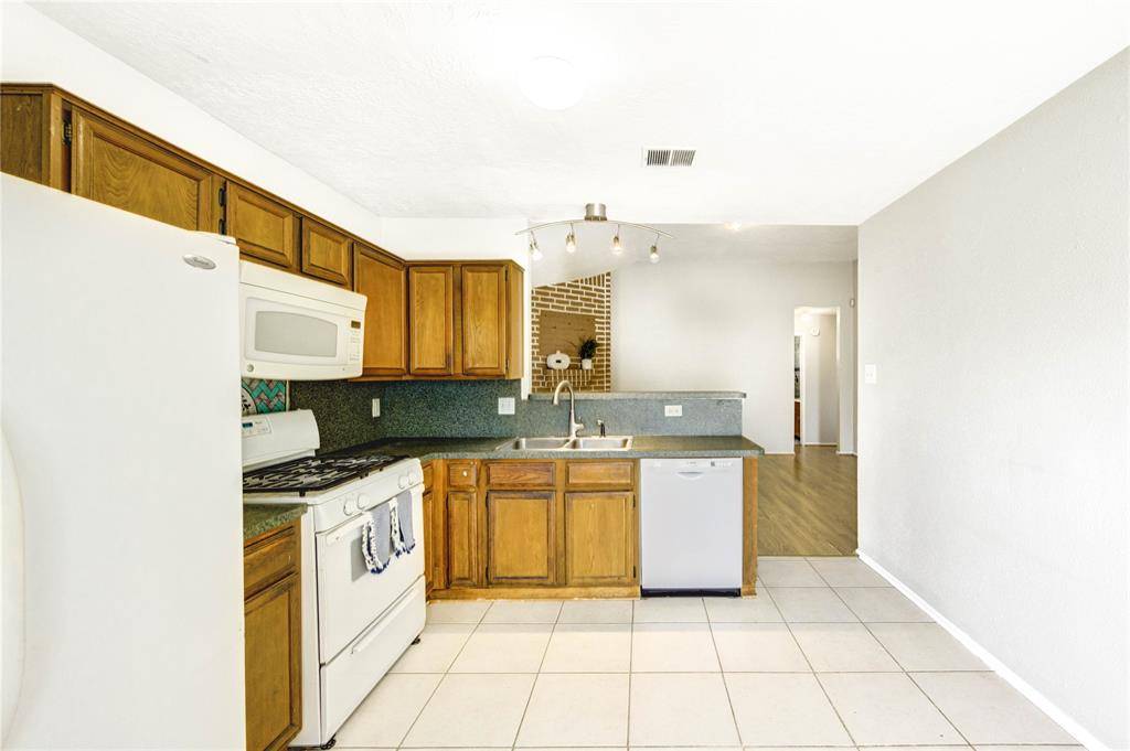 Houston, TX 77084,5207 Beaverhill DR