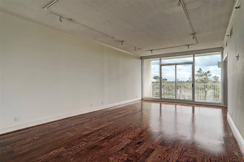 Houston, TX 77024,121 N Post Oak #803