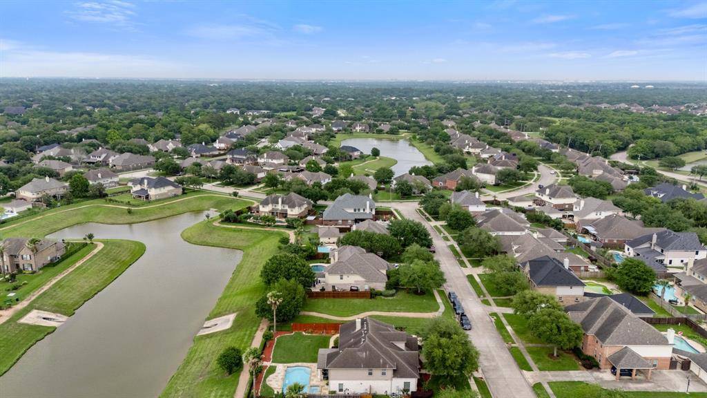 Friendswood, TX 77546,518 W Lake DR