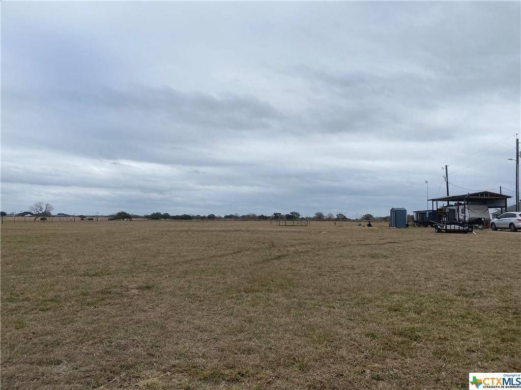 Yoakum, TX 77995,46 PVT Road 4001