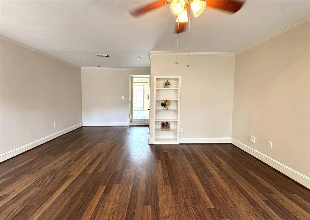 Houston, TX 77079,1083 Country Place DR #28