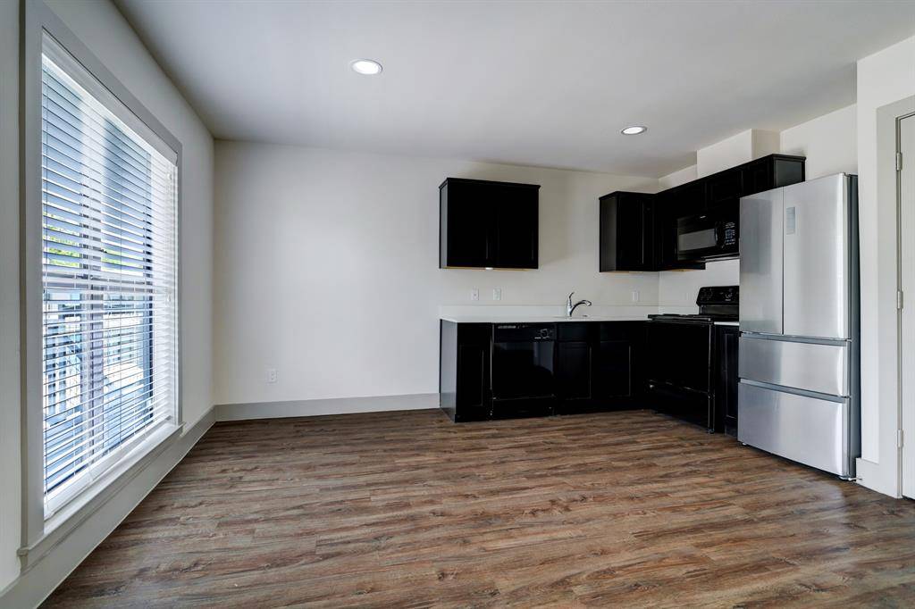Houston, TX 77018,4300 Rosslyn RD #18