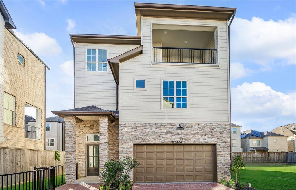 Houston, TX 77043,10935 Brookeshire Chase LN