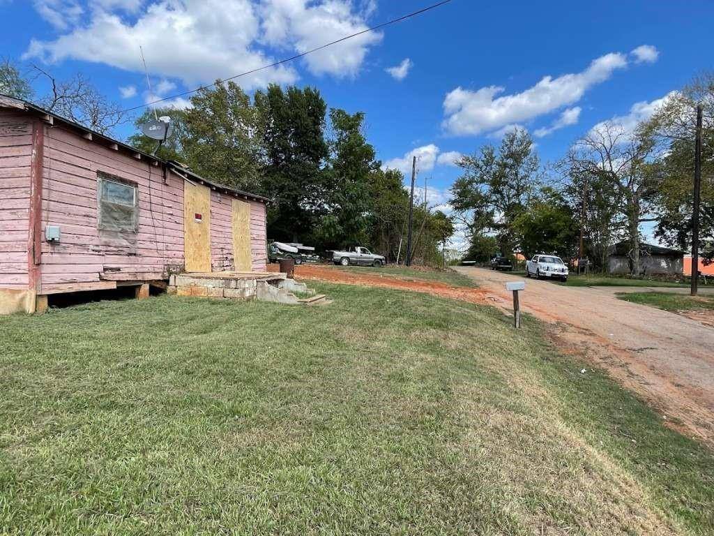 Palestine, TX 75801,215 Maple ST