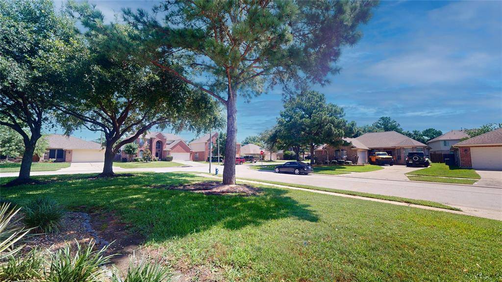 Tomball, TX 77375,19355 Laguna Woods DR