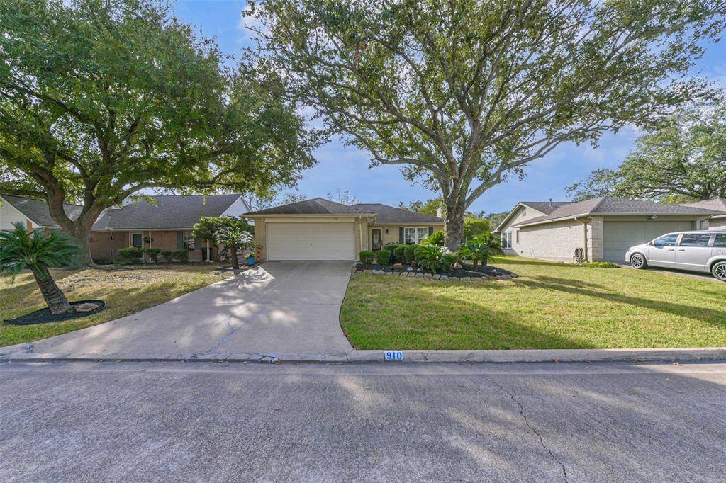 Pearland, TX 77584,910 W Primrose Meadows CIR