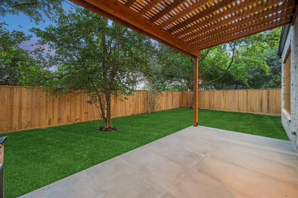 Houston, TX 77005,3755 Rice BLVD