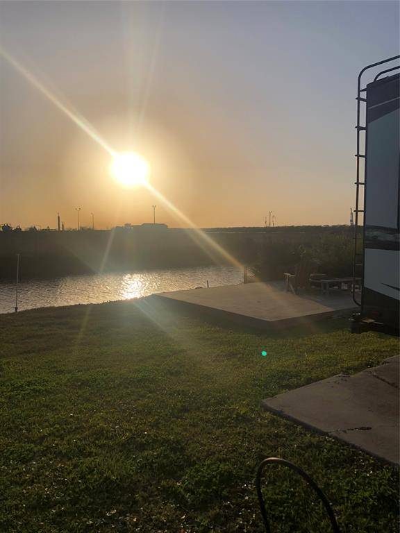 Port Bolivar, TX 77650,1283 N Monkhouse DR
