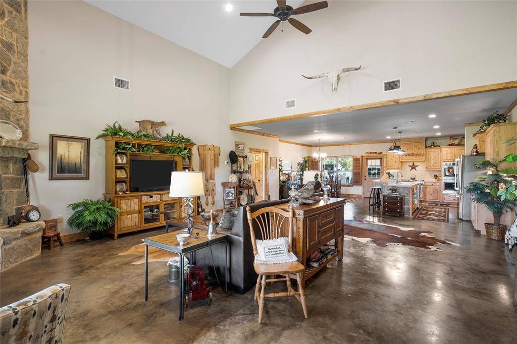 Groesbeck, TX 76642,304 Lcr 424