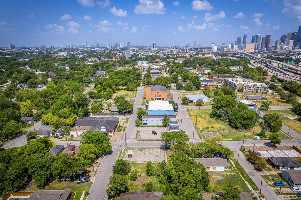 Houston, TX 77004,3229 Hadley ST