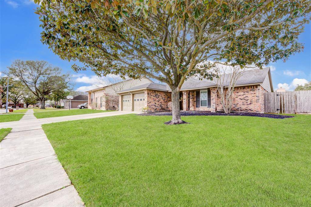 Houston, TX 77088,6706 Inwood West DR