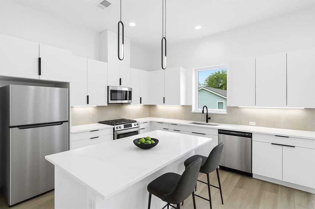 Houston, TX 77020,1264 Finnigan ST
