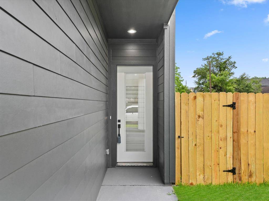 Houston, TX 77020,1264 Finnigan ST
