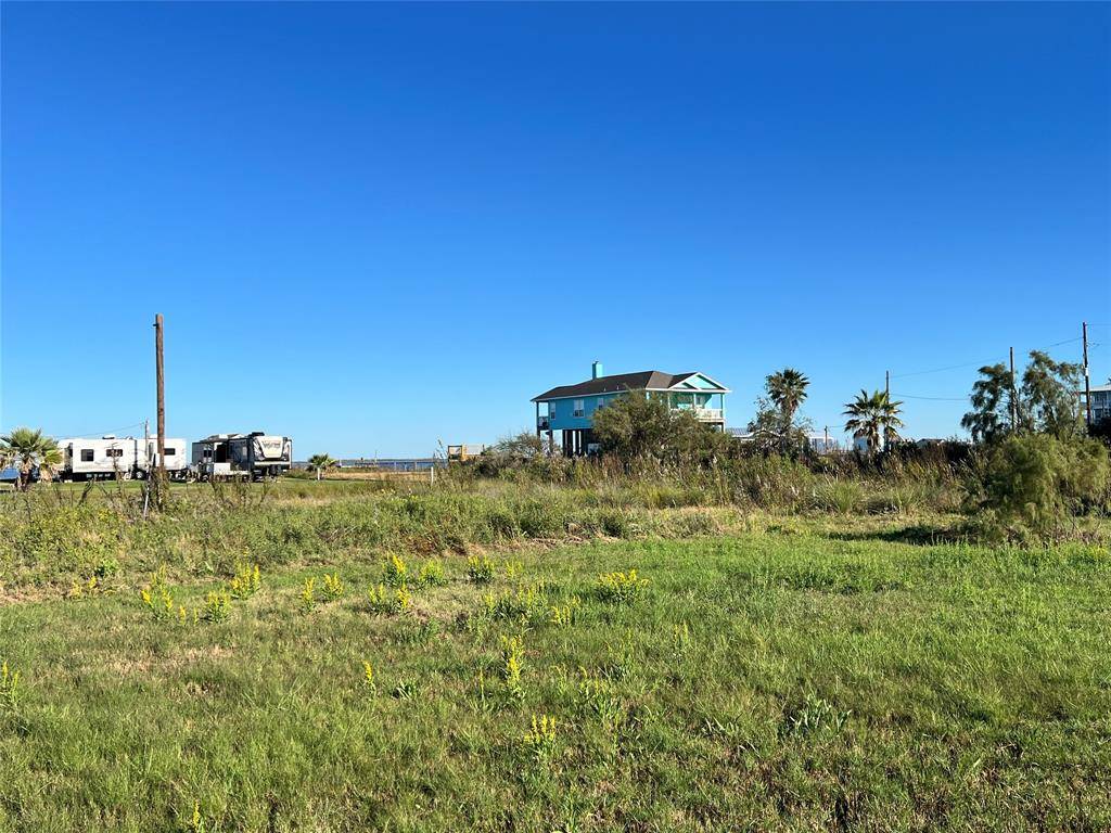 Gilchrist, TX 77617,1024 N Bay ST