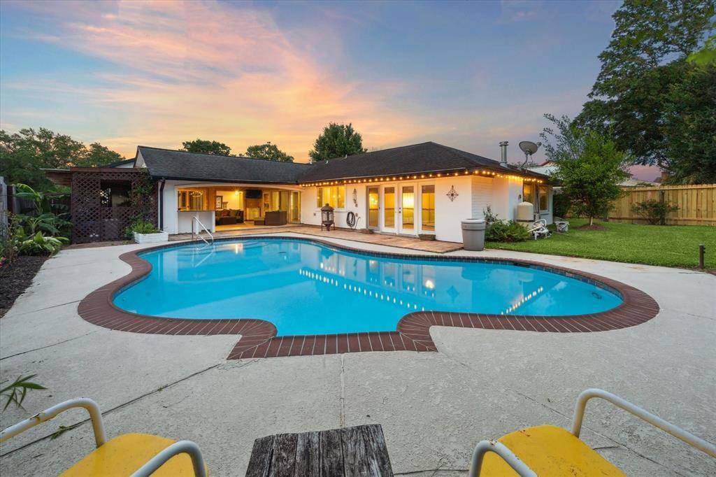 Nassau Bay, TX 77058,18618 Point Lookout DR