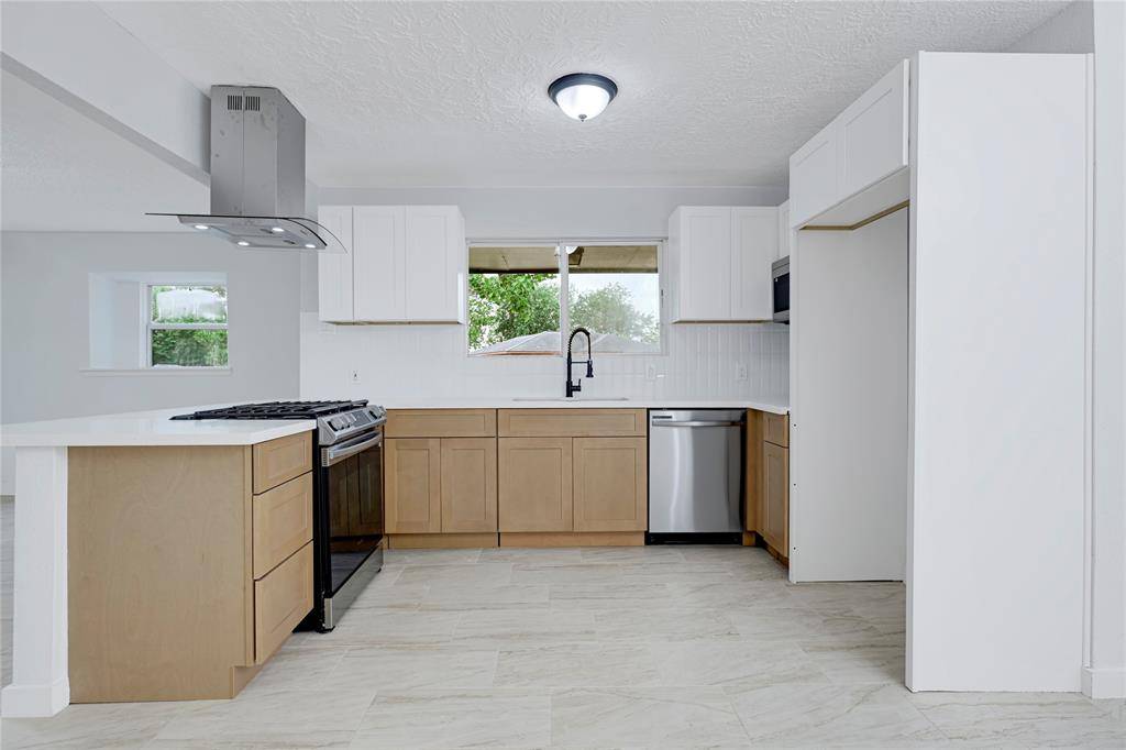 Houston, TX 77049,17227 Sunshine ST