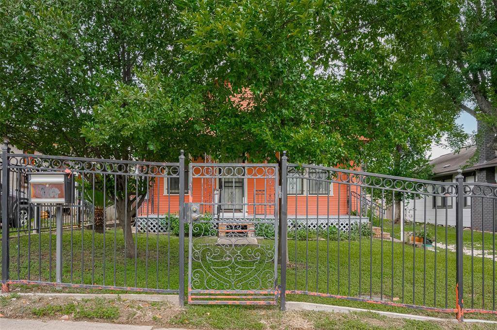 Houston, TX 77007,512 Threlkeld ST