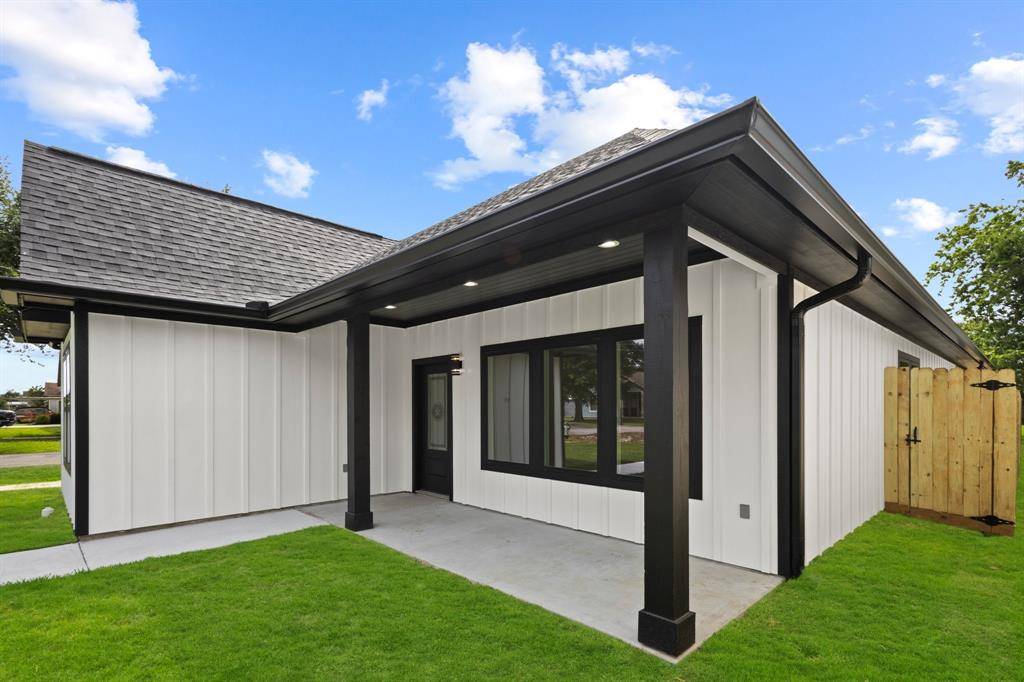 Nederland, TX 77627,522 Boston Ave