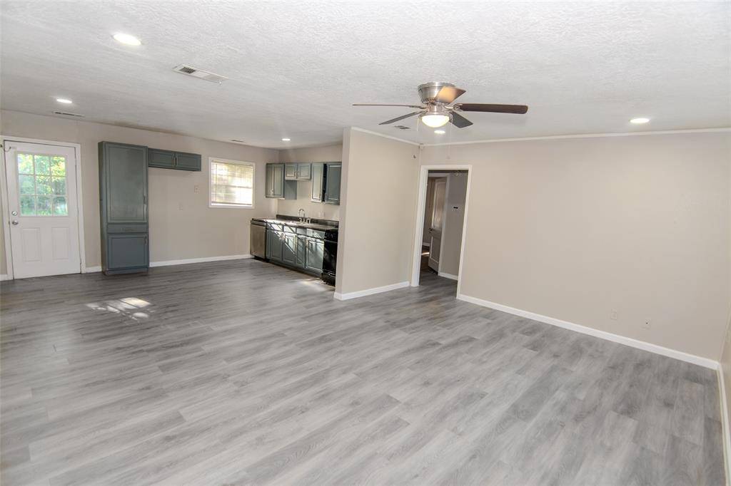 Pasadena, TX 77506,1105 Mobile DR