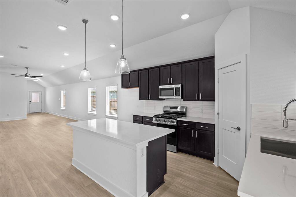 La Marque, TX 77568,26240 Astral WAY